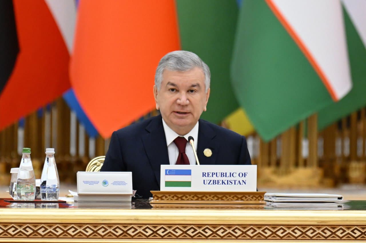 Мирзиёев: Политика Туркменистана является важным фактором стабильности и развития в регионе
