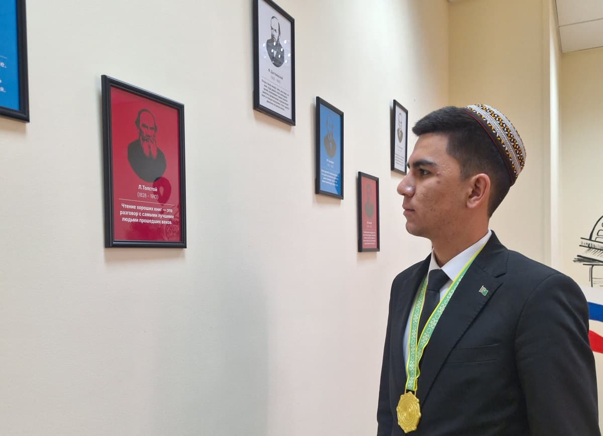 dnk-prosvesheniya-diplomatiya-znaniy-novaya-generaciya