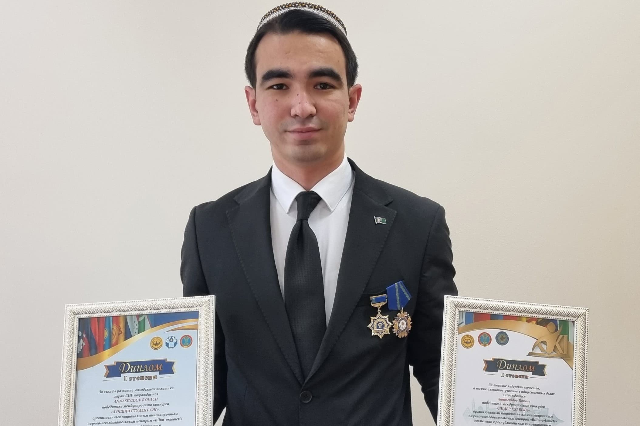 mugnir-student-rovach-annaseyidov-luchshiy-student-sng-2025