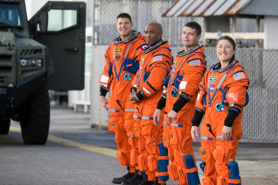 yza-sanaw-baslandy-artemis-ii-ekipazy-aya-ucusa-tayyarlyk-gordi