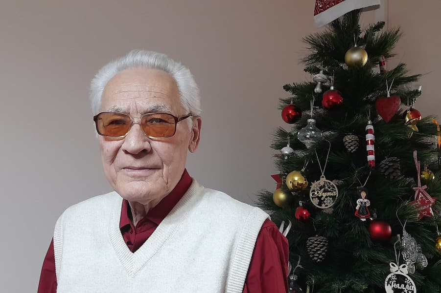 report-renowned-turkmen-writer-and-new-years-wish-readers