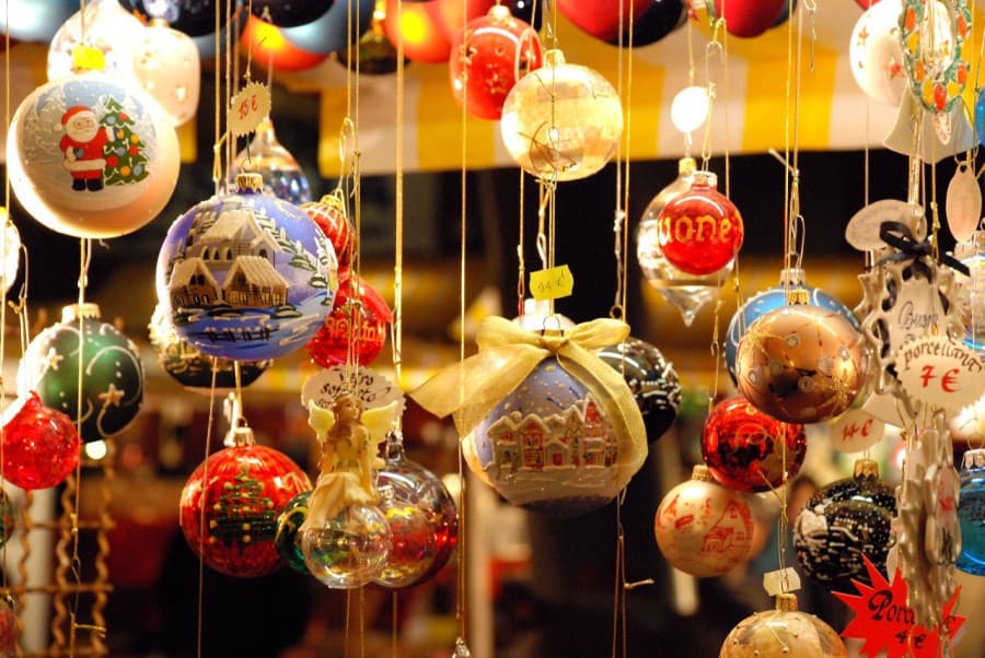 askabatdaky-fransuz-institutynda-taze-yyl-yarmarkasy-geciriler