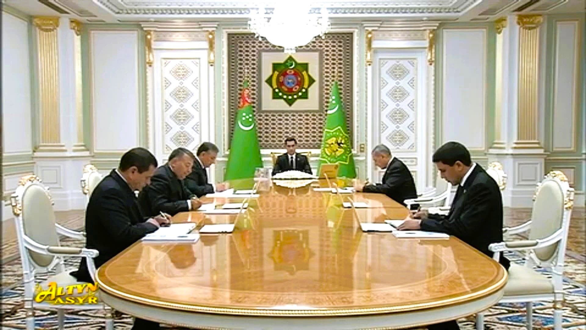 Президент Туркменистана провел совещание по вопросам сельского хозяйства