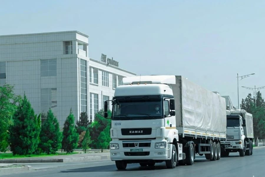 turkmenistanda-awtomobil-gatnawlary-dortden-bir-goterim-yokarlandy