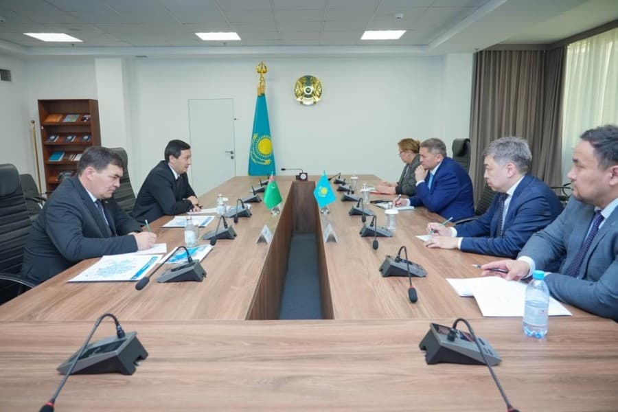В Астане обсуждались вопросы развития туркмено-казахского сотрудничества в сфере образования