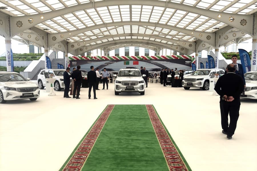 Geely at the Turkmenistan-China Exhibition in Ashgabat: Technologies, Models, and Official Status