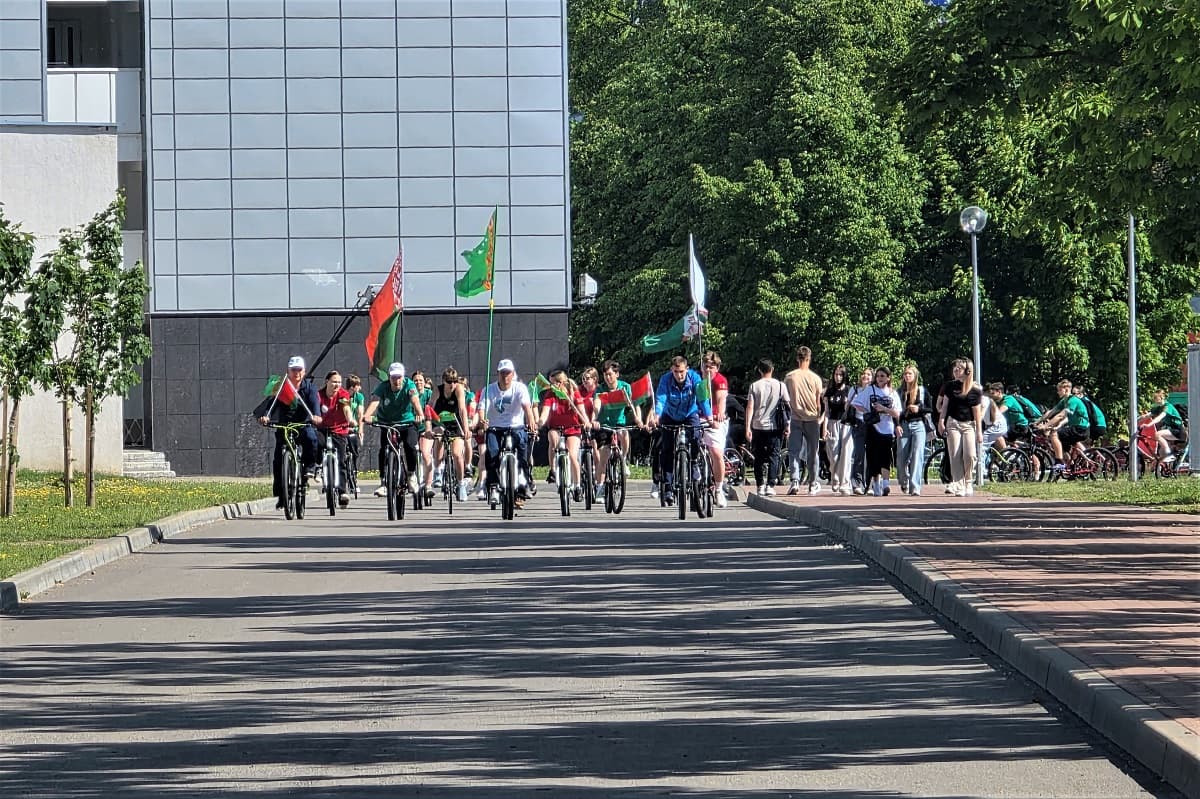 Белорусская сборная и олимпийский чемпион присоединились к туркменскому велопробегу в Минске
