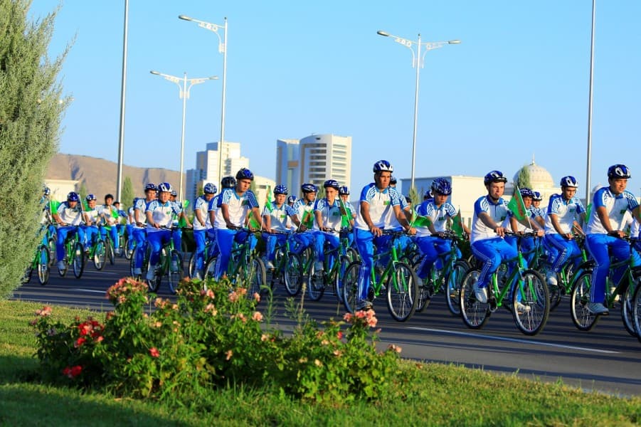 President Serdar Berdimuhamedov Participated in a Mass Bike Ride in Ashgabat