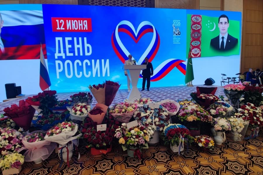 "Strength in Truth": Ashgabat Solemnly Celebrated Russia Day