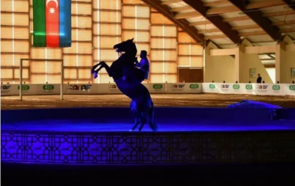 galkynysh-equestrian-group-performed-baku-first-time