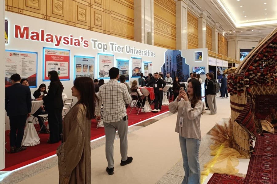 malazijskie-universitety-predstavili-obrazovatelnye-vozmozhnosti-na-vystavke-turkmen-travel-2026