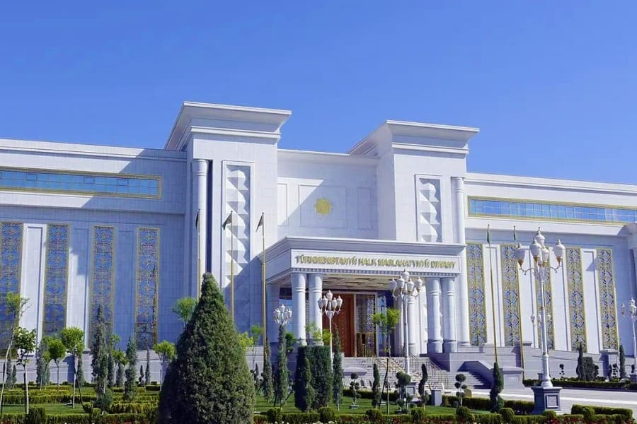 turkmenistanyn-halk-maslahatynyn-baslygy-abs-na-sapar-bilen-ugrady
