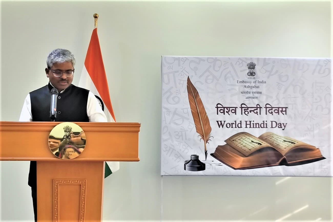 emotional-connector-when-poetry-spoken-hindi-translation-becomes-secondary