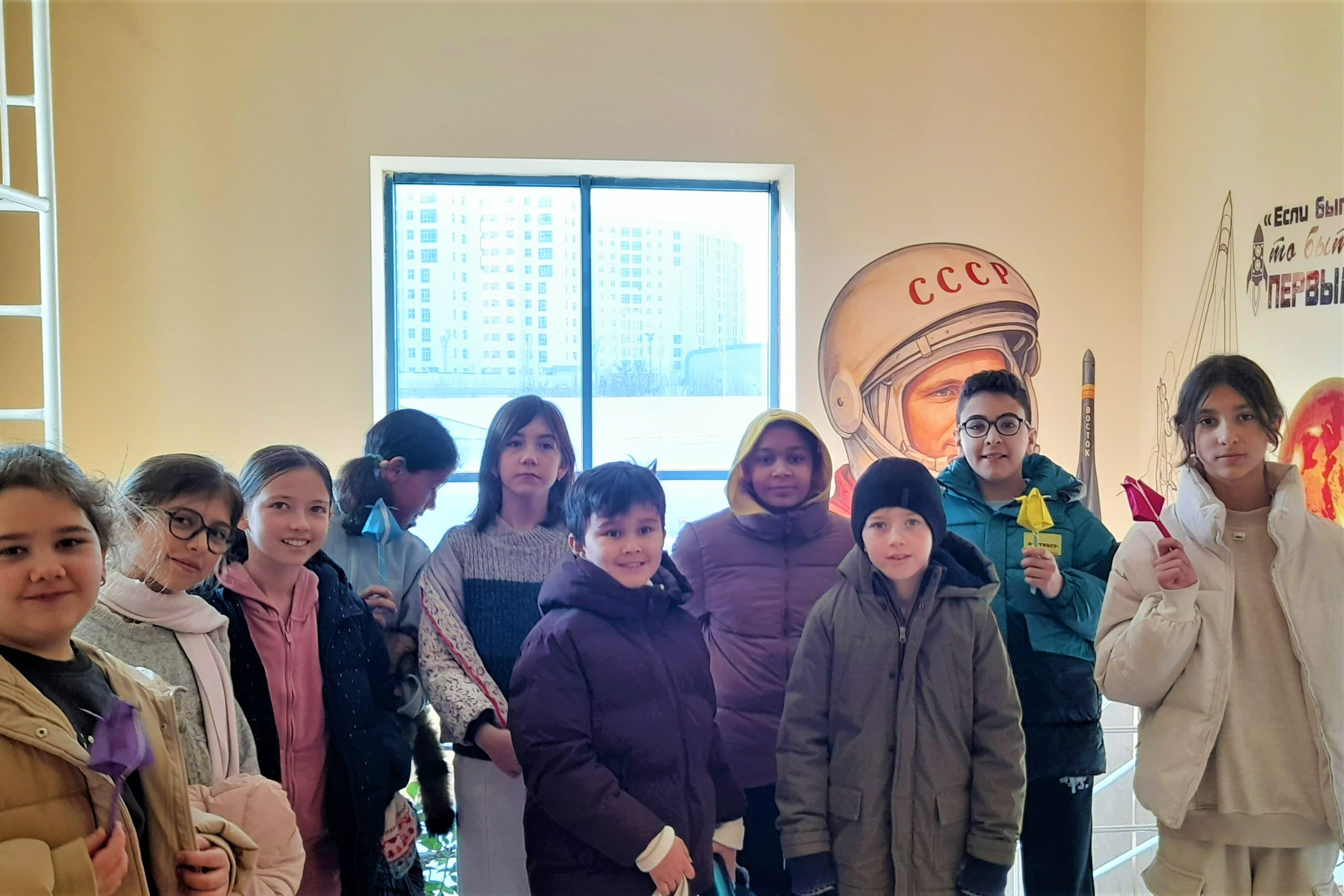 toy-story-or-journey-french-school-students-world-pushkin-and-gagarin