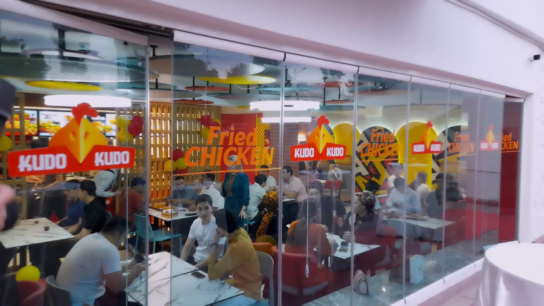 fastfud-kudo-kudo-v-turkmenistane-bystro-vkusno-s-appetitom