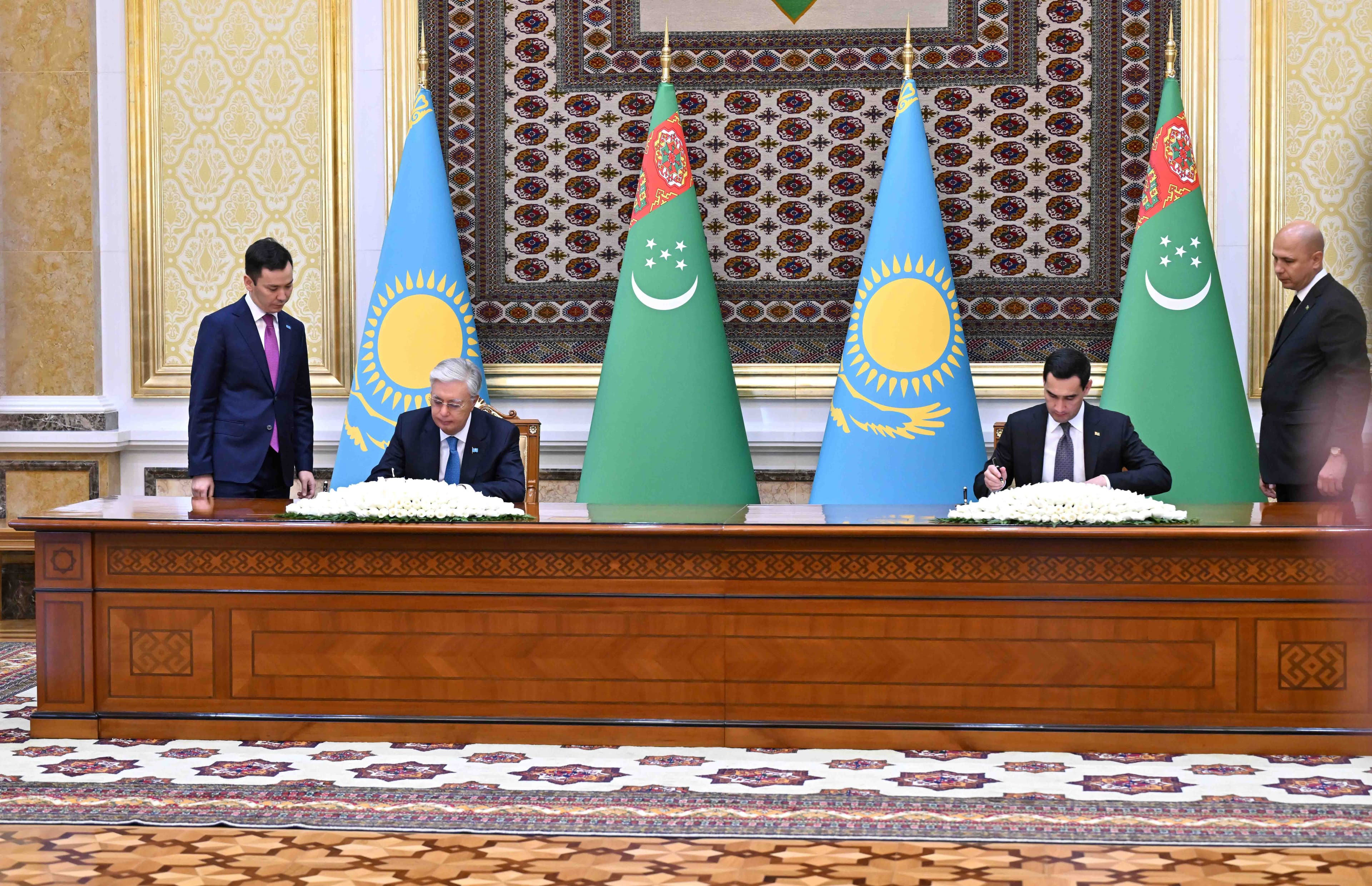 following-high-level-turkmen-kazakh-negotiations-documents-cooperation-were-signed