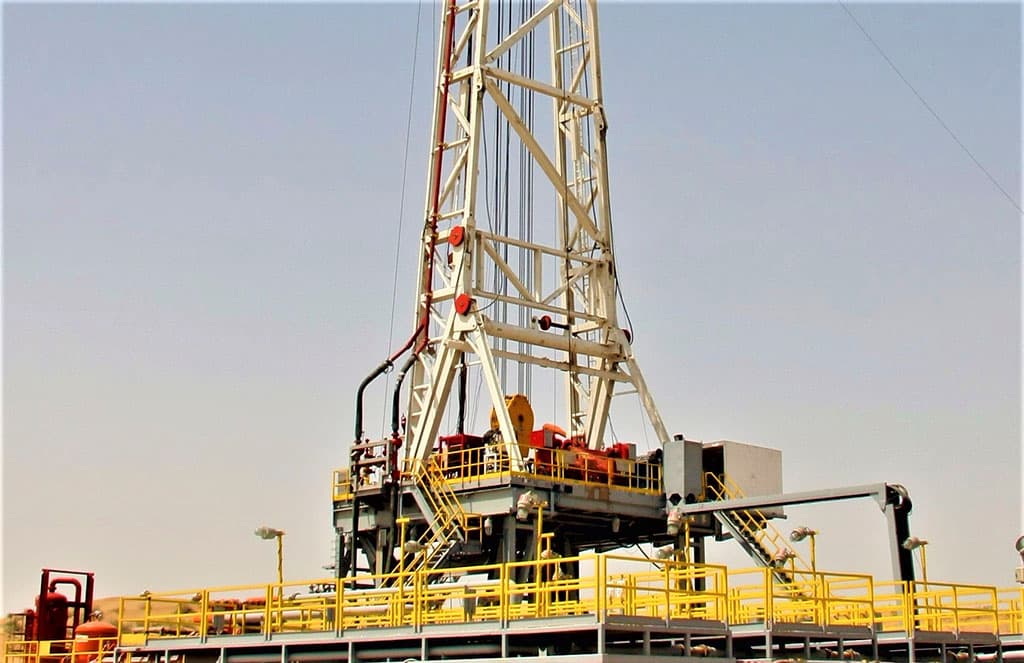 Бердымухамедов поcетил нефтегазовое месторождение в прибрежной зоне Каспия