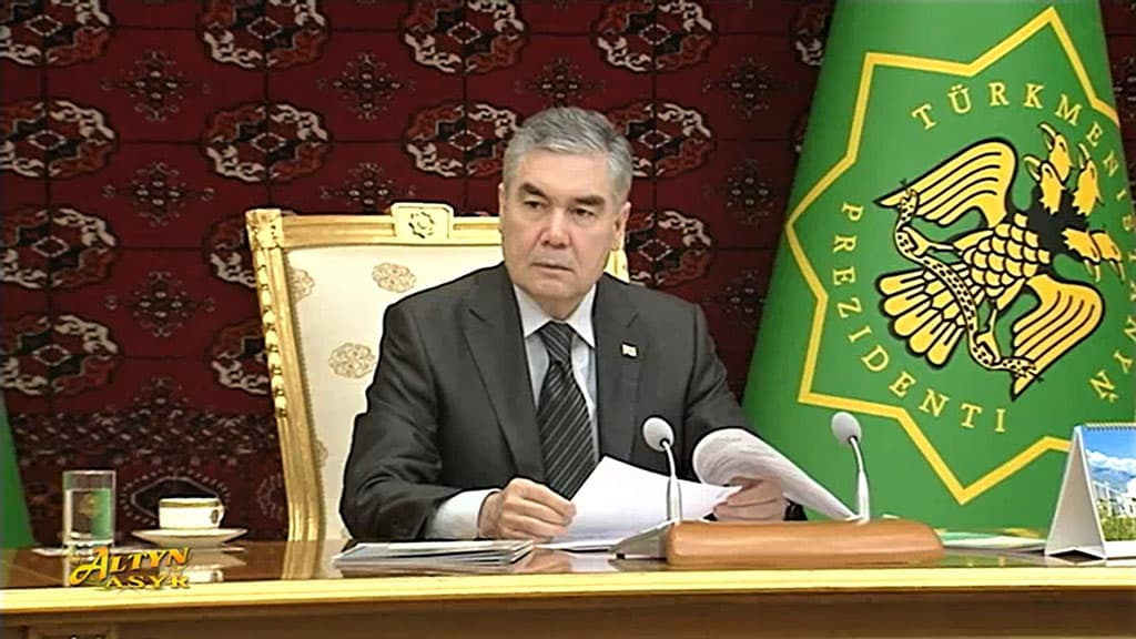 Berdimuhamedov holds meeting with Turkmenistan's financial and banking authorities
