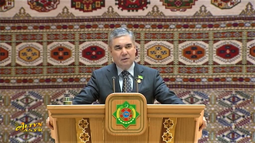 Гурбангулы Бердымухамедов объявил о решении сосредоточиться на должности председателя Народного совета