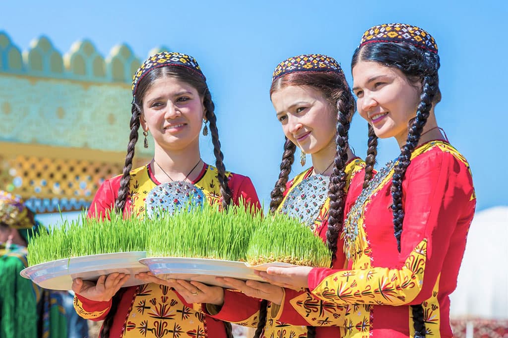 В Ашхабаде отметили праздник весны на берегу Каракум-реки