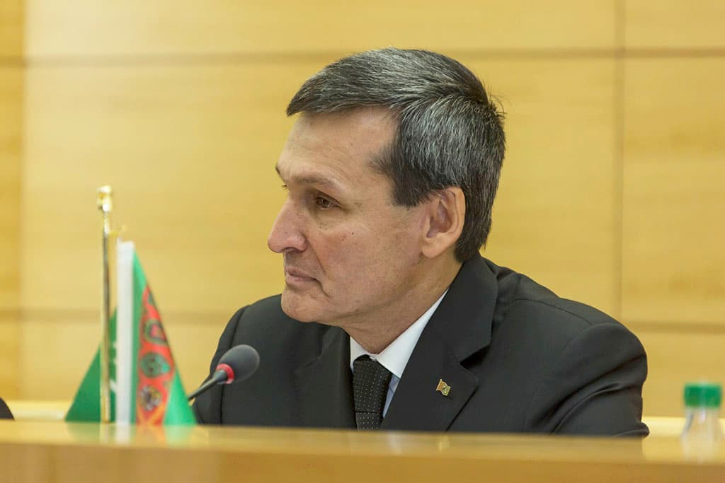Руководитель МИД Туркменистана провел встречи с главами дипломатий КНР, Ирана и Афганистана