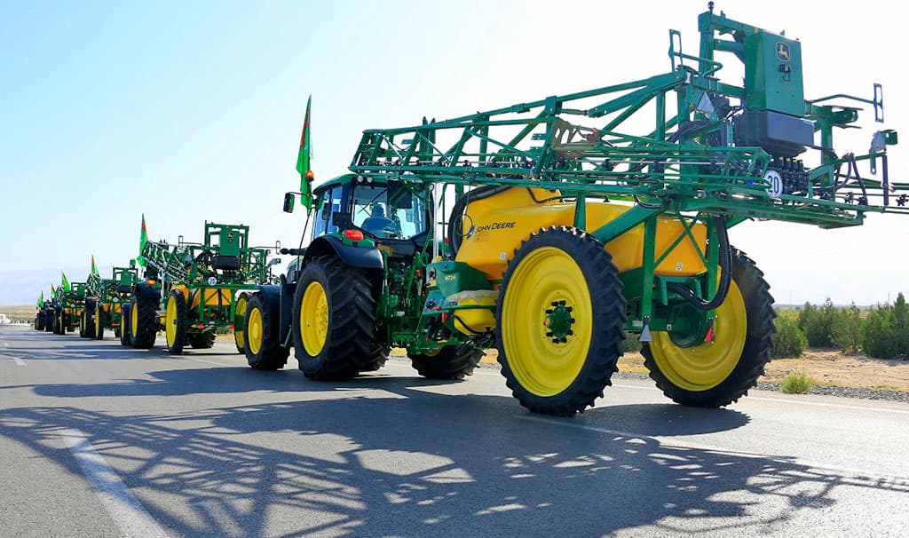 Туркменистан закупит новые машины «John Deere»