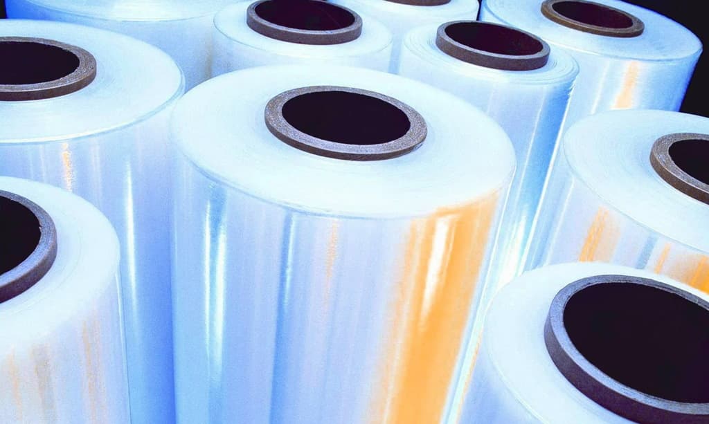 Bidding on GTSBT: polyethylene and Turkmen carpets are sold on the domestic market