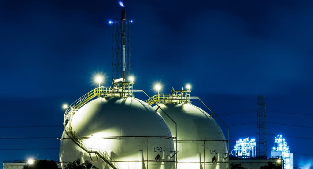 Торги на ГТСБТ: цены на сжиженный газ и бензин ECO-93 выросли