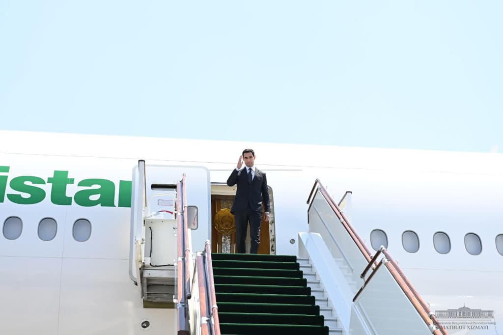 Президент Туркменистана прибыл в Узбекистан