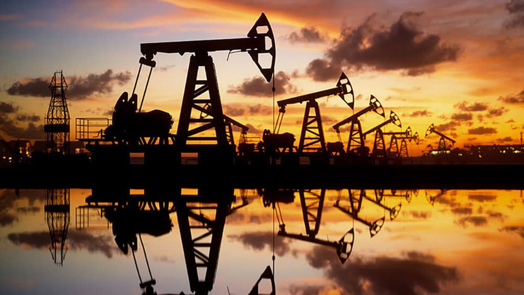 Россия делает свою нефть привлекательной для коммерсантов из Азии, снижая пошлину на экспорт