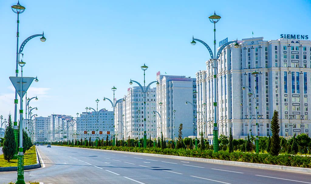 В Ашхабаде создадут новую парковую зону, построят школу и закроют на ремонт оживленную дорогу