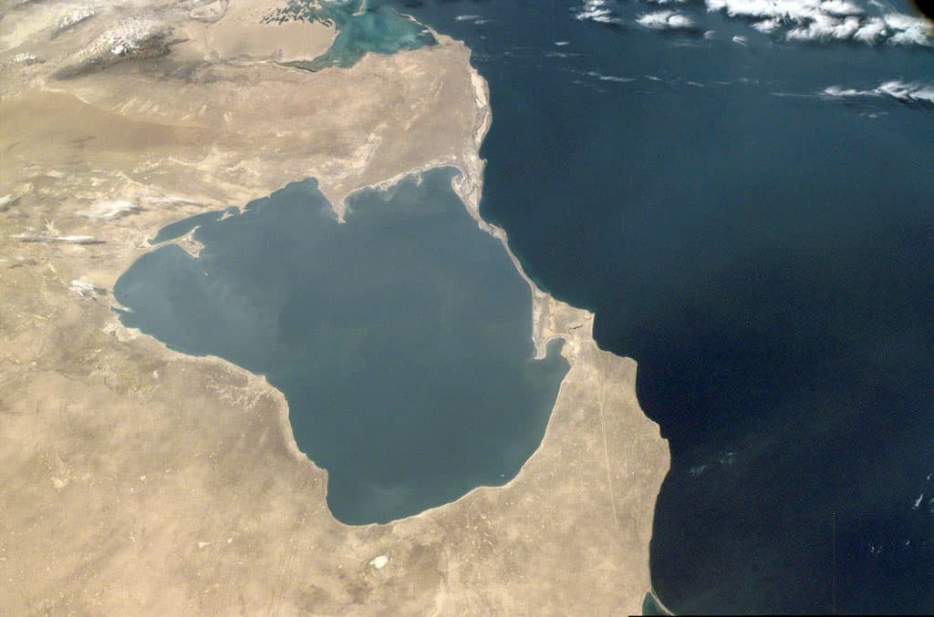 serdar-berdymuhamedov-zalozhil-fundament-novogo-mosta-cherez-zaliv-garabogaz