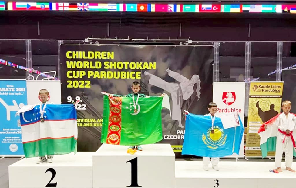 У 10-летнего туркменского спортсмена – 4 золотые медали чемпионата мира по каратэ