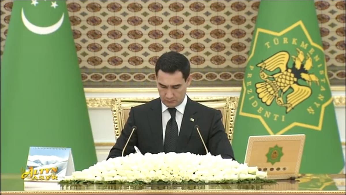 Президент Туркменистана сменил министра финансов и экономики