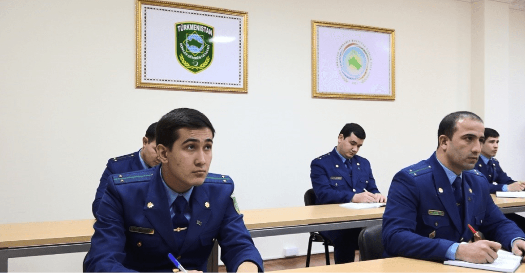 Вновь принятые на службу таможенники Туркменистана приступили к подготовительным курсам