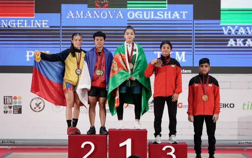 Туркменская тяжелоатлетка завоевала золото на юношеском чемпионате мира в Албании