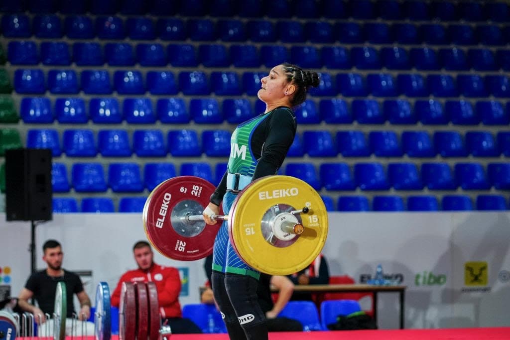 Туркменская тяжелоатлетка завоевала бронзовую медаль на юношеском чемпионате мира в Албании
