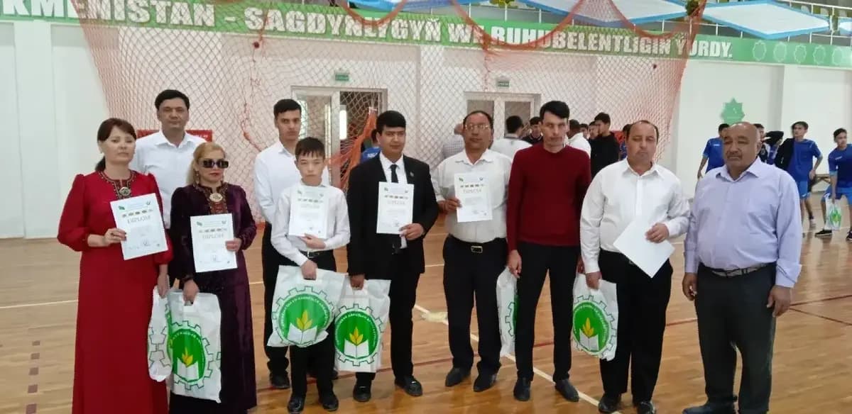 В Туркменистане провели турнир по шахматам среди людей с инвалидностью
