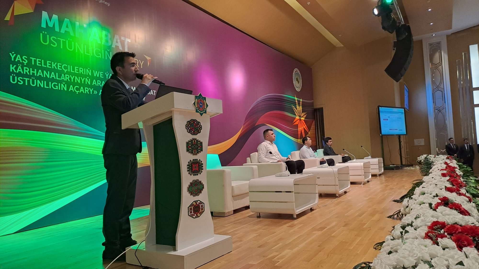 na-stolichnom-festivale-opredelili-luchshij-reklamnyj-produkt