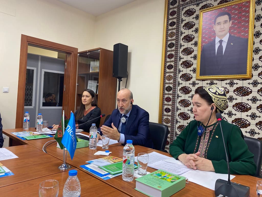 The Office of the Ombudsman and UNICEF held in the regions of Turkmenistan seminars on the rights of the child