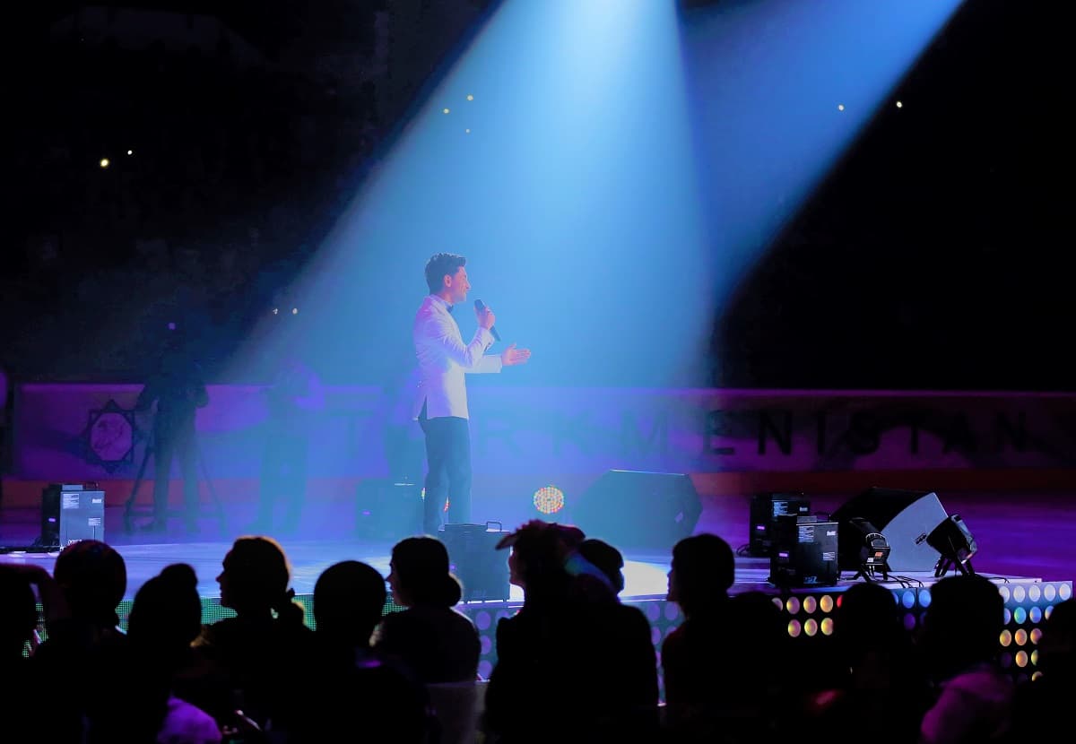 Avaza Park invites vacationers to a show — concert-marathon started on the shore of the Caspian Sea