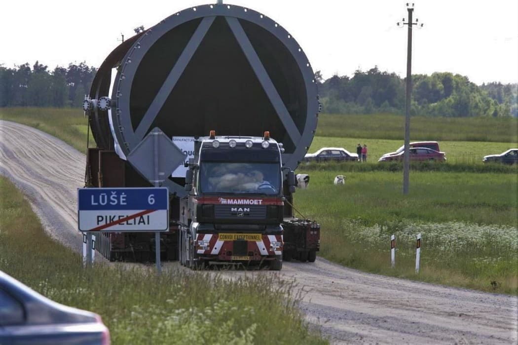 3 km per hour - how the heaviest loads in the history of mankind are transported