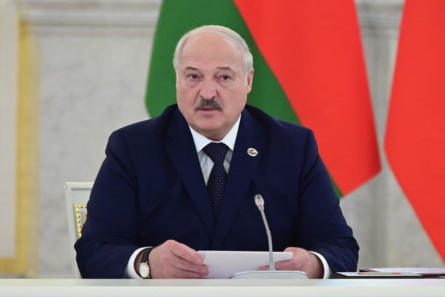 Сердар Бердымухамедов поздравил Александра Лукашенко с днем рождения