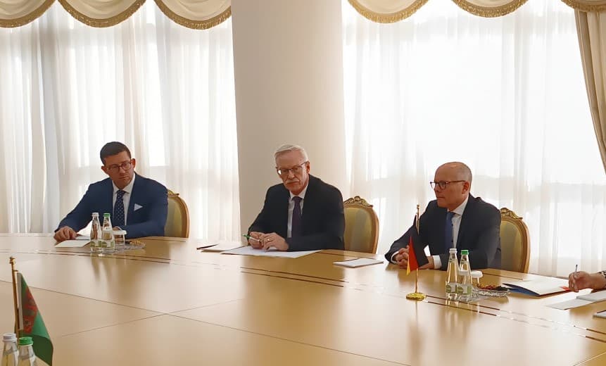 В МИД Туркменистана прошли переговоры c делегацией ФРГ во главе с депутатом Бундестага