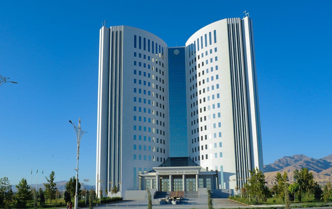 Минобразования Туркменистана утвердило образцы справок о неоконченном образовании