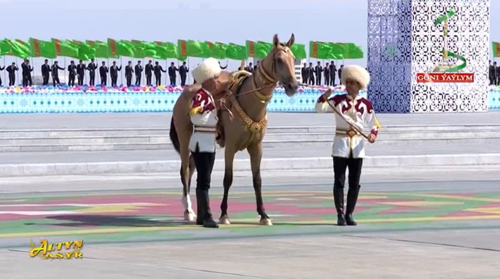The President of Turkmenistan was presented with the Ahal-Teke horse Arkaly