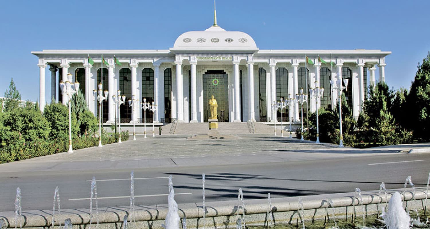 novyj-posol-ispanii-poluchil-akkreditaciyu-v-turkmenistane