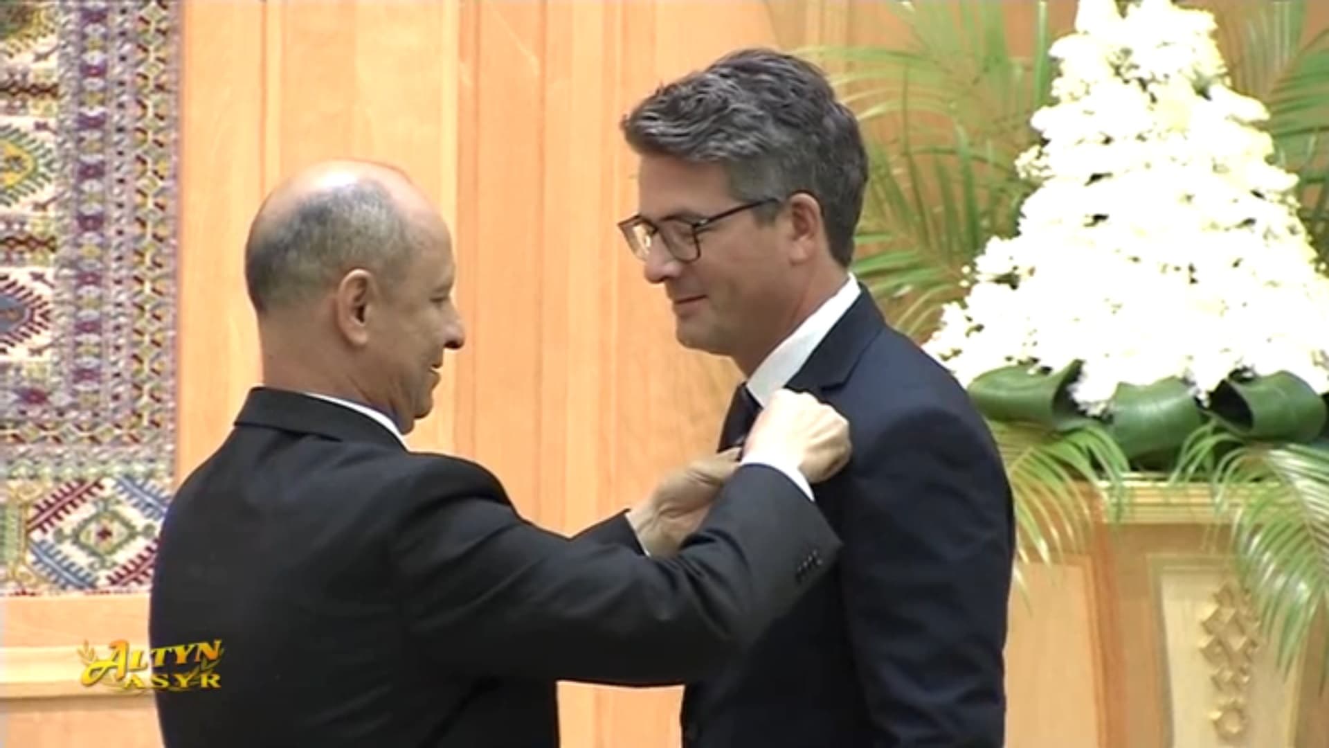 The Arkadag Medal was awarded to foreign and domestic figures