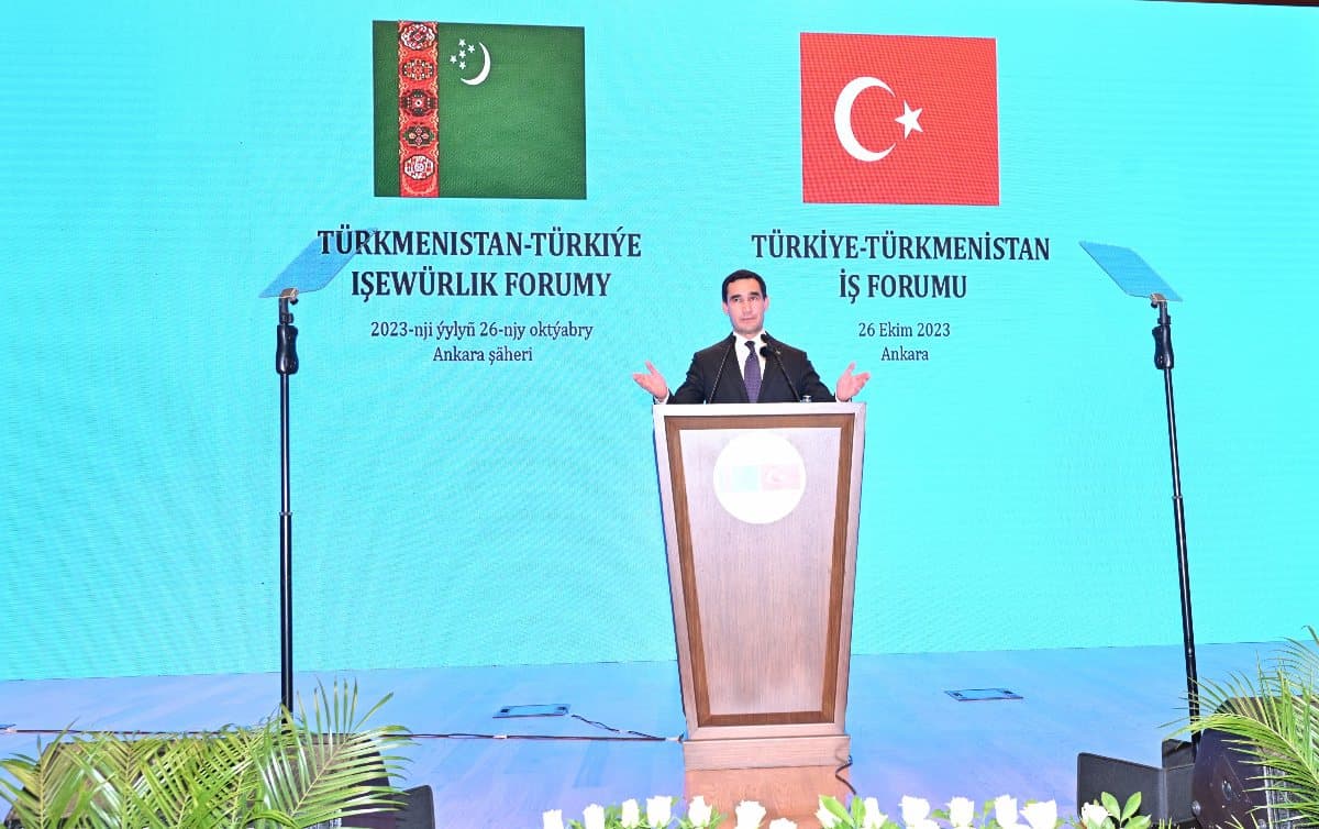 The President of Turkmenistan takes part in the Turkmen-Turkish business forum