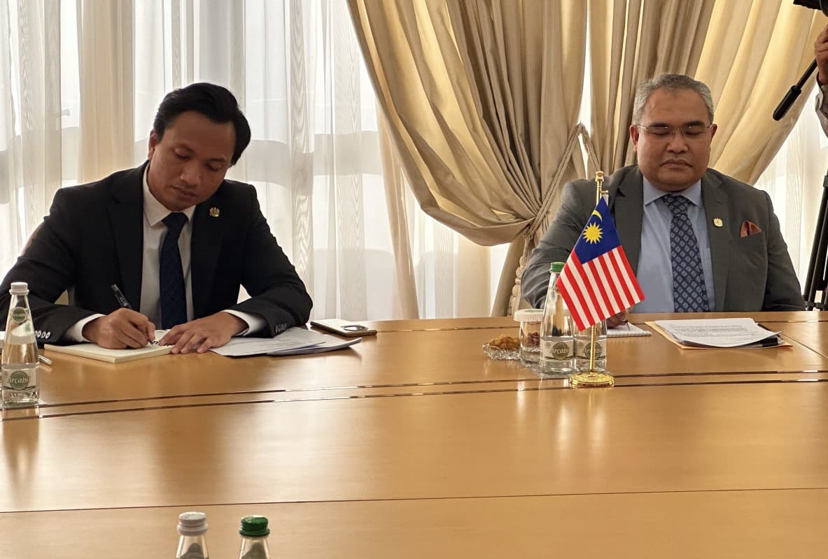 A meeting with the new Ambassador of Malaysia was held at the Ministry of Foreign Affairs of Turkmenistan